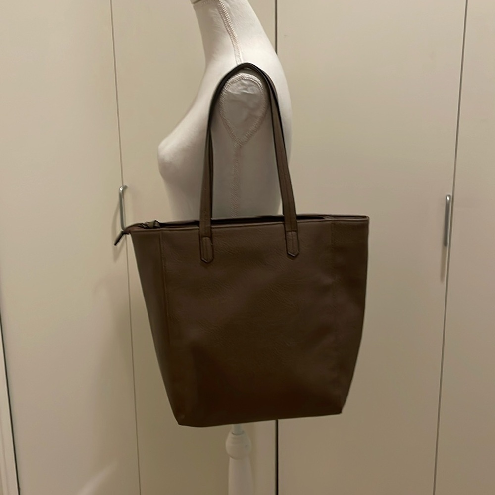 Bueno brown tote purse